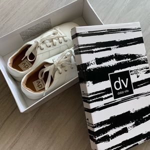 Dolce Vita Austerly Sneaker